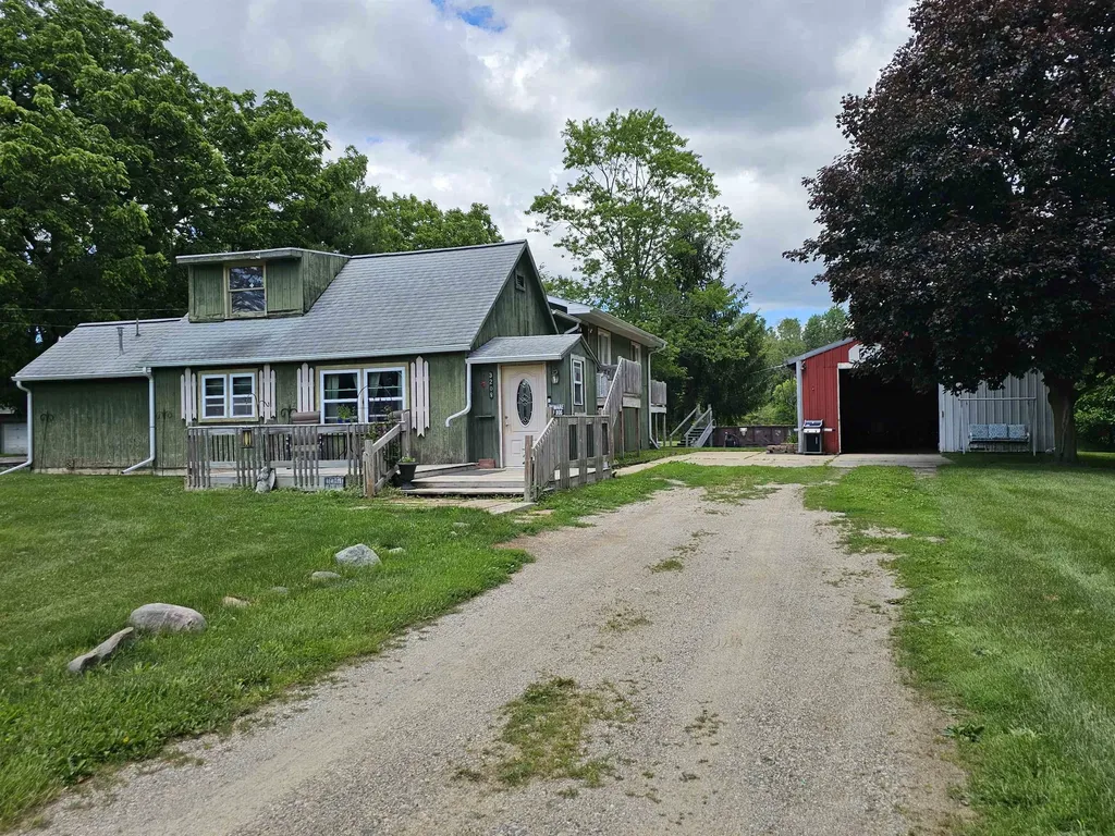 3208 W Bath Road Perry City MI 48872