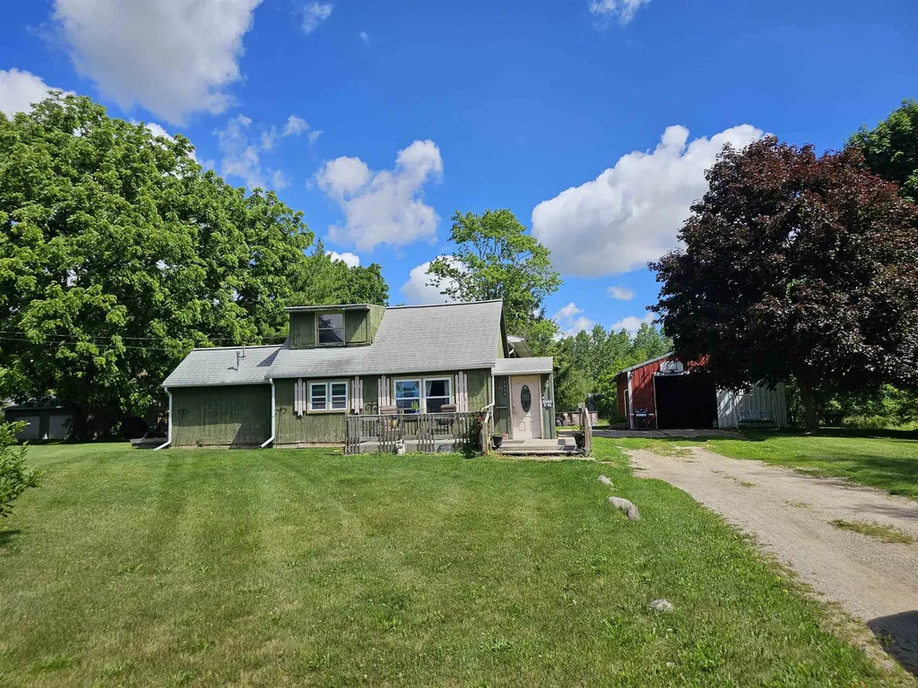 3208 W Bath Road Perry City MI 48872