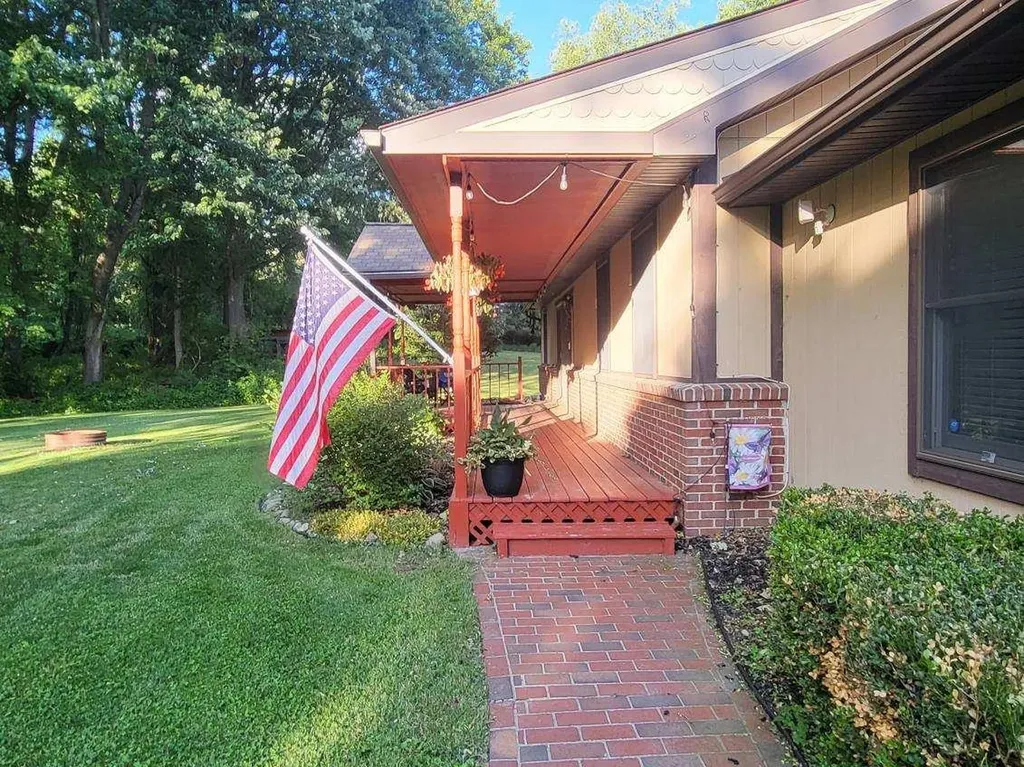 4550 Hummer Lake Road Brandon Charter Township MI 48462