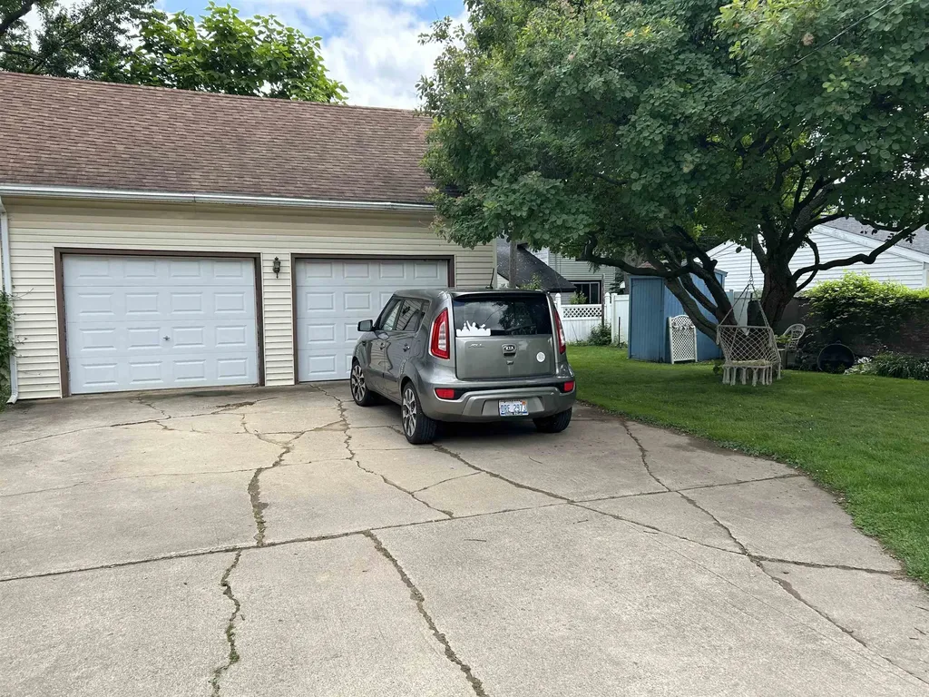 302 N Mackinaw Street Durand City MI 48429
