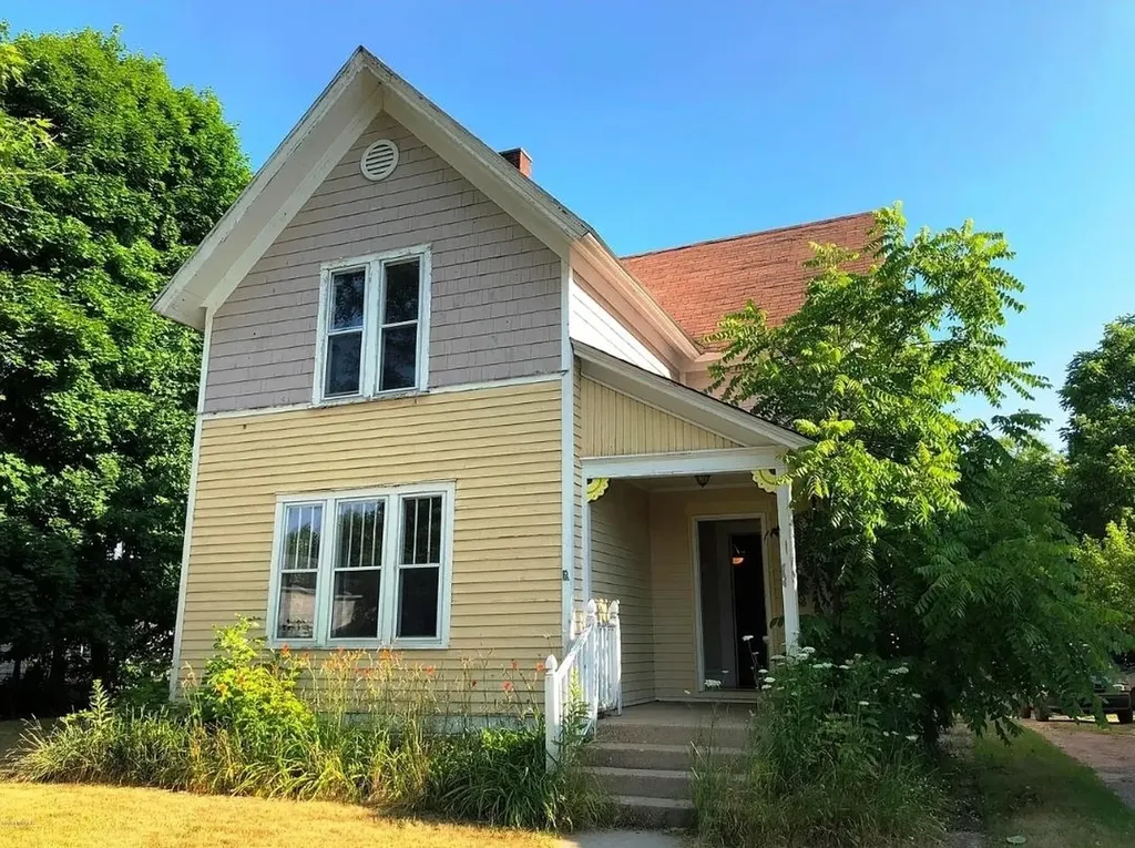 216 W Franklin Avenue Richmond Township MI 49677