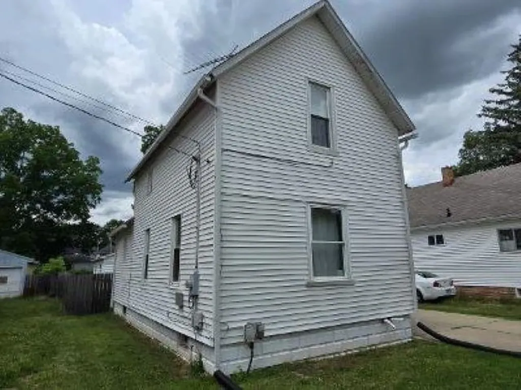 710 Alger Avenue Owosso City MI 48867