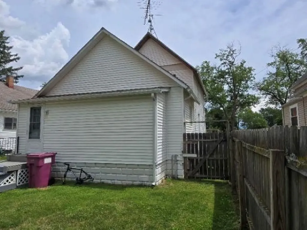 710 Alger Avenue Owosso City MI 48867