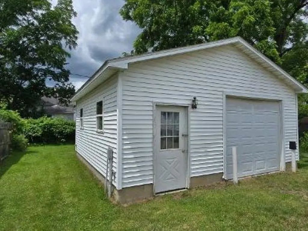 710 Alger Avenue Owosso City MI 48867