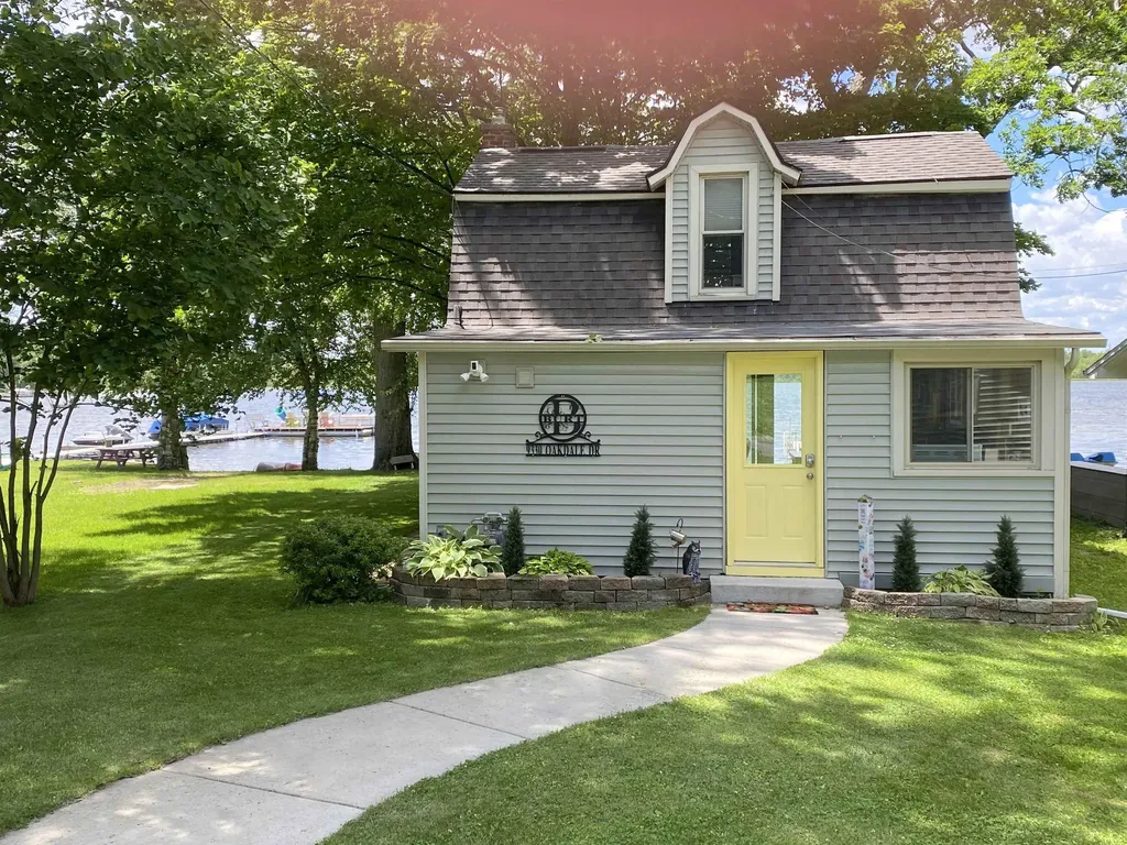 9330 Oakdale Drive Victor Township MI 48848