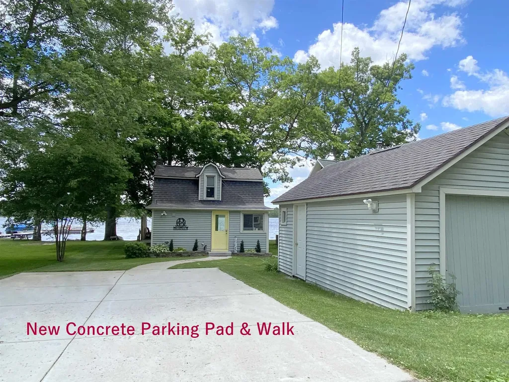 9330 Oakdale Drive Victor Township MI 48848