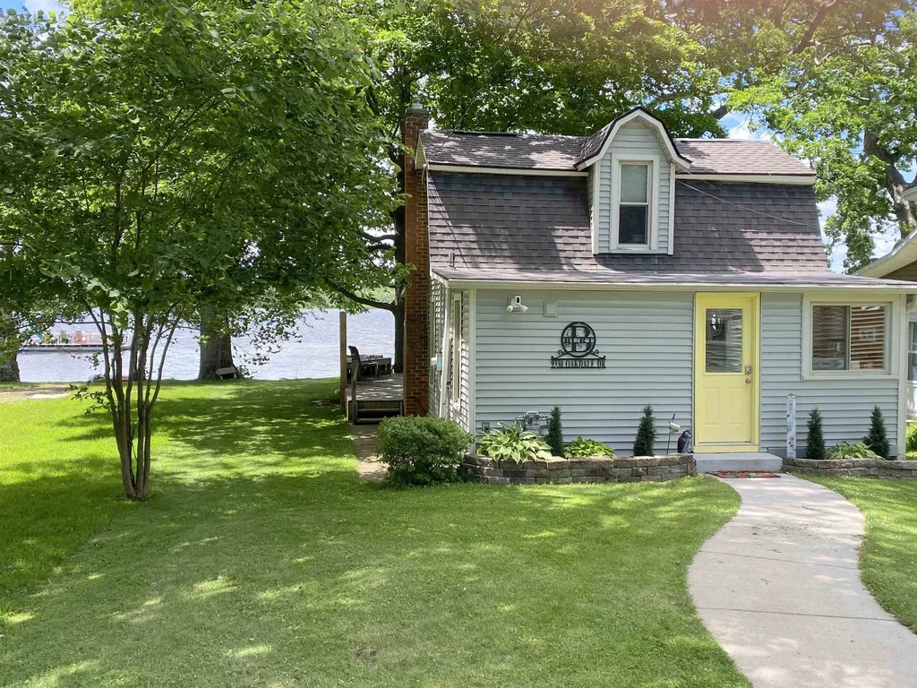 9330 Oakdale Drive Victor Township MI 48848