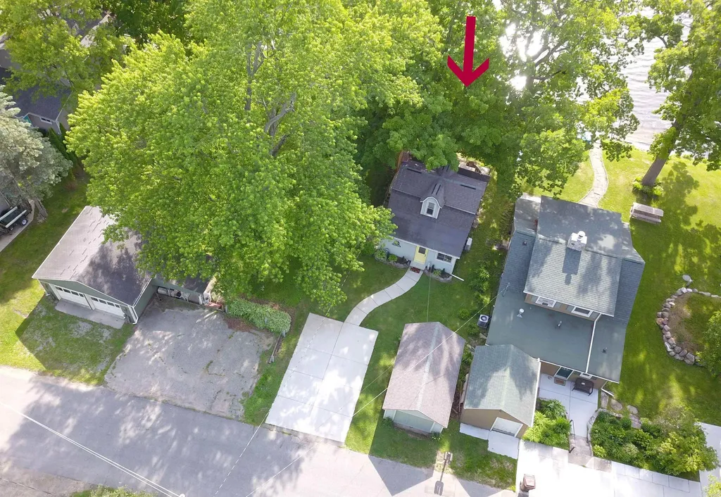 9330 Oakdale Drive Victor Township MI 48848