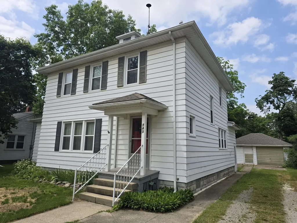 743 N Saginaw Street Owosso City MI 48867