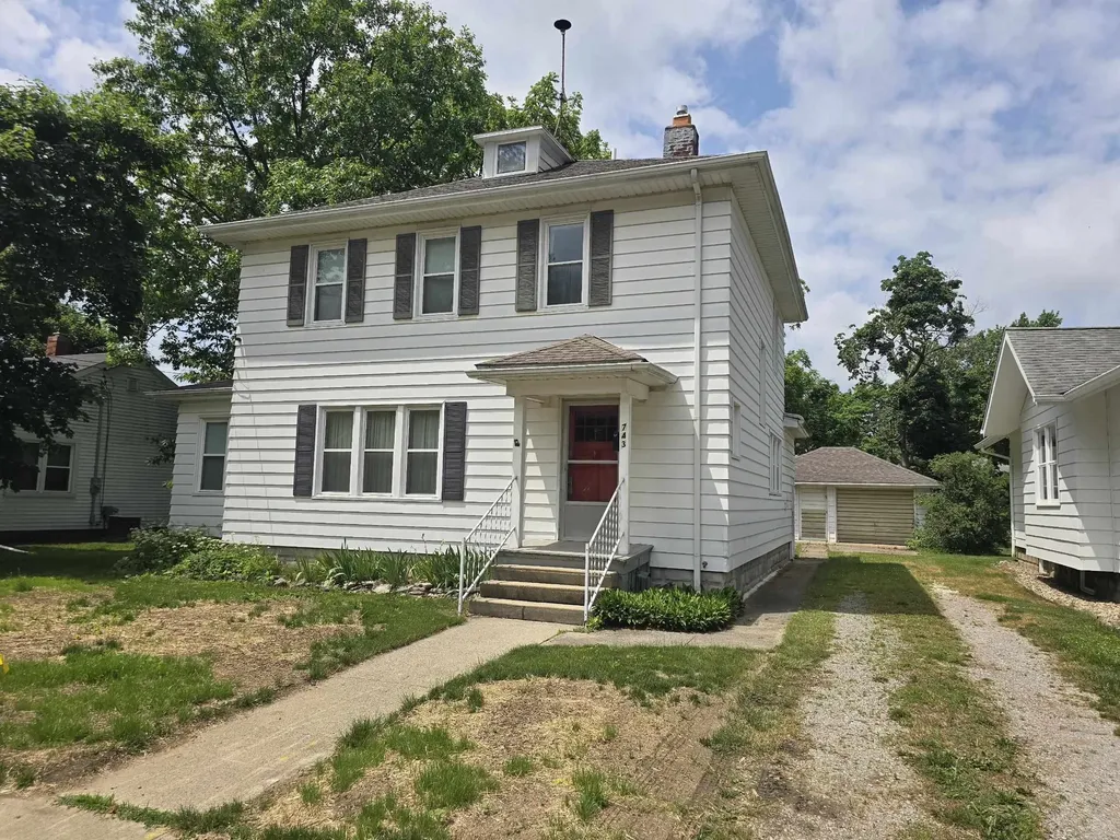 743 N Saginaw Street Owosso City MI 48867