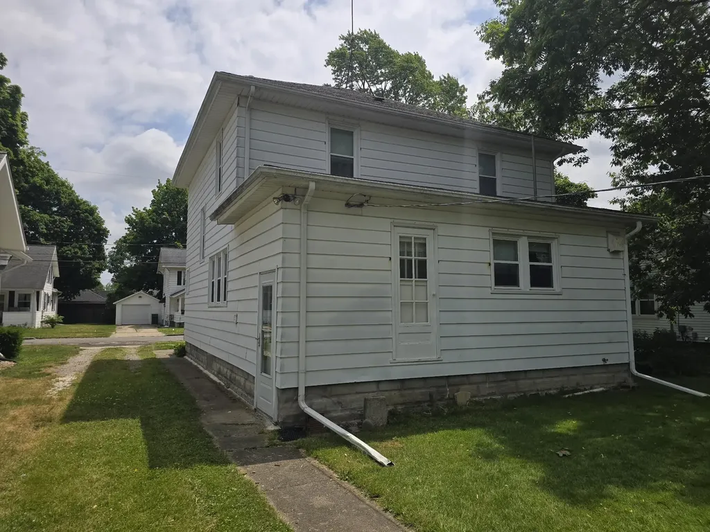 743 N Saginaw Street Owosso City MI 48867