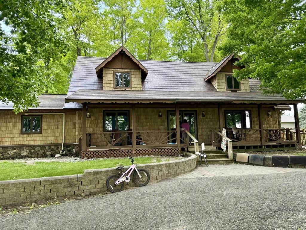 670 E Rose City Road Cumming Township MI 48654