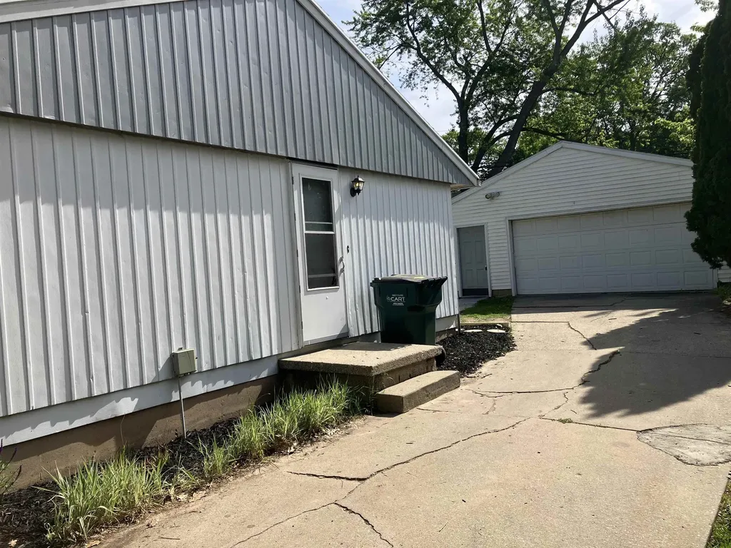 3201 Norwich Road Lansing City MI 48911