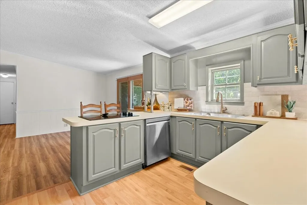 2460 Clairmont Drive Owosso Charter Township MI 48867