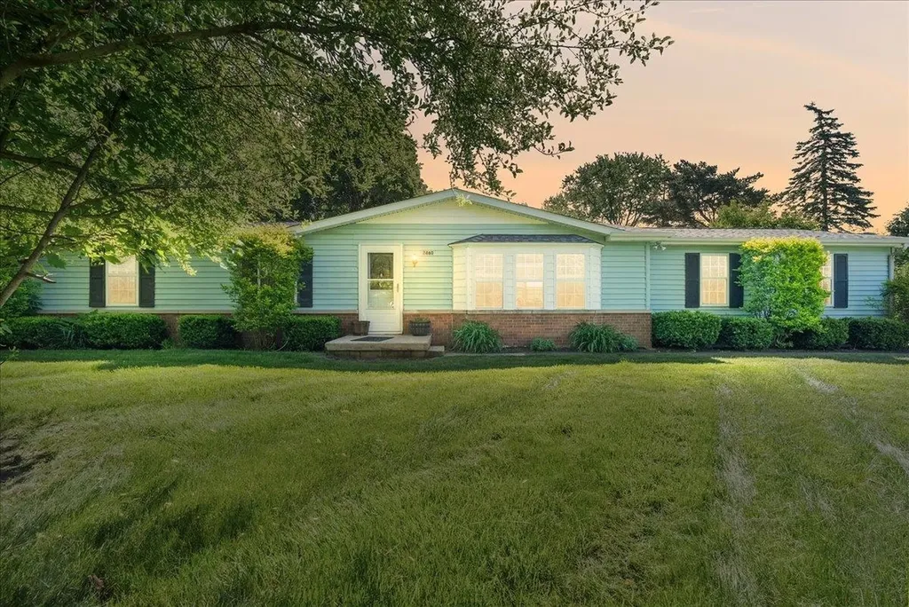 2460 Clairmont Drive Owosso Charter Township MI 48867