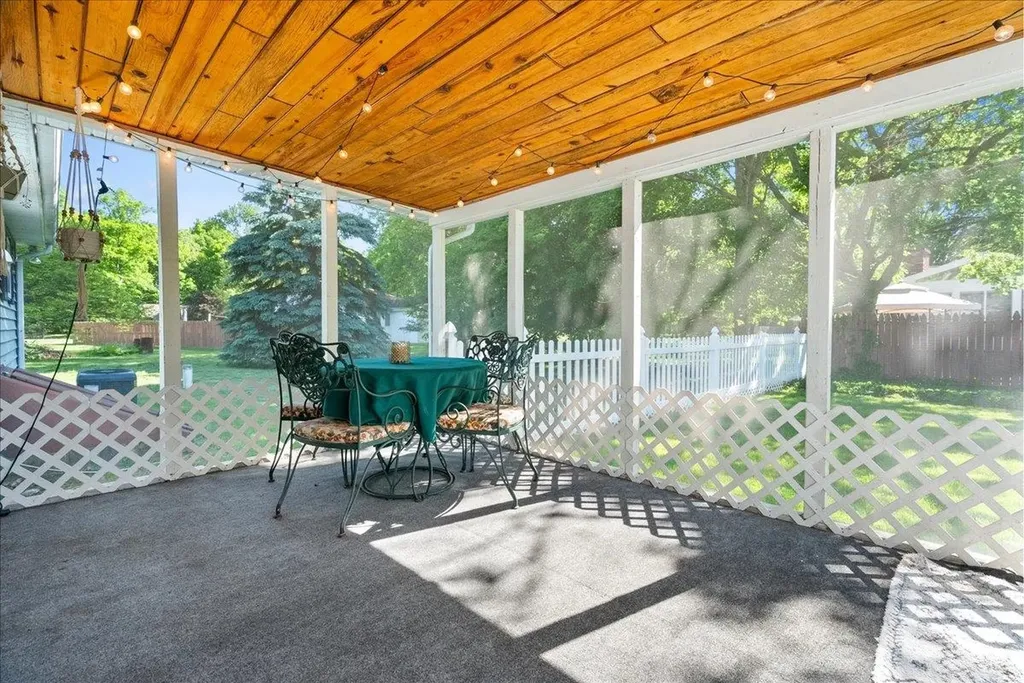 2460 Clairmont Drive Owosso Charter Township MI 48867