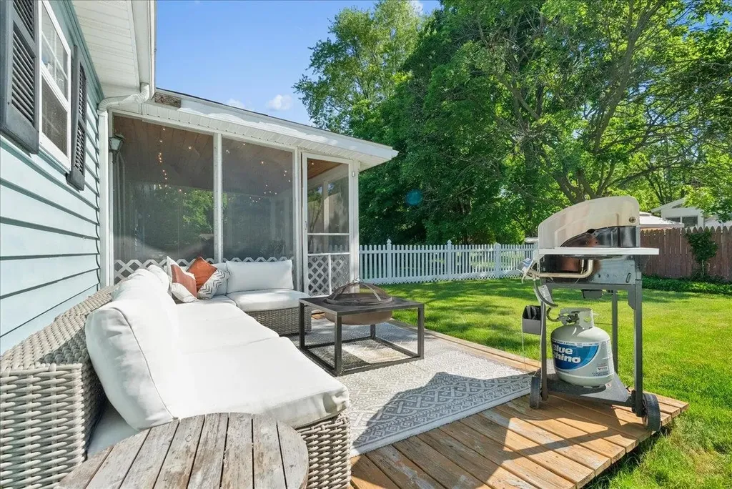 2460 Clairmont Drive Owosso Charter Township MI 48867