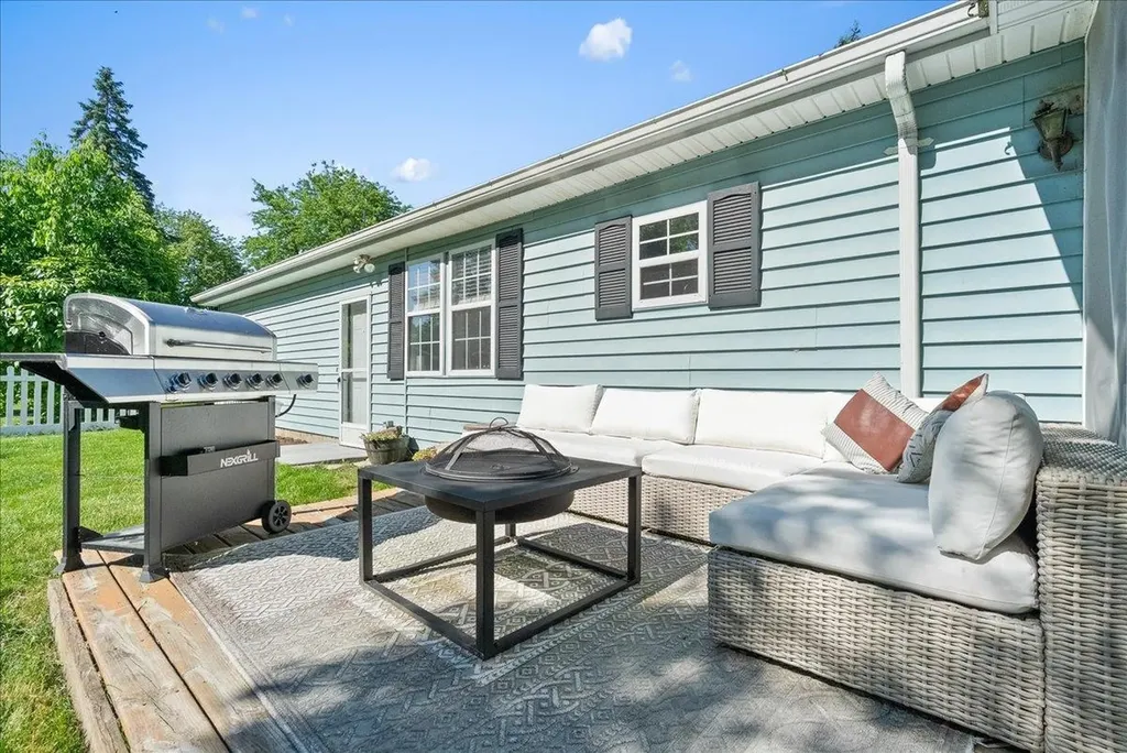 2460 Clairmont Drive Owosso Charter Township MI 48867
