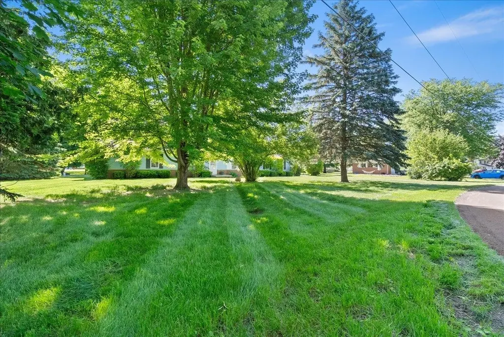 2460 Clairmont Drive Owosso Charter Township MI 48867