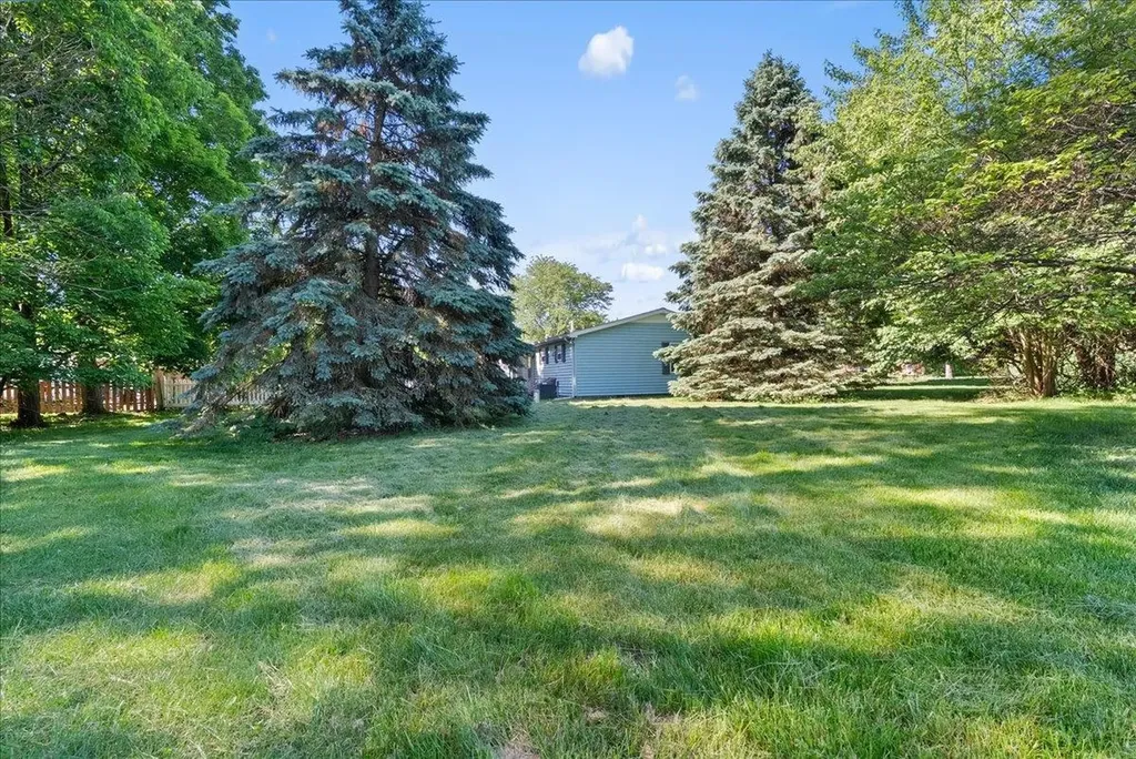 2460 Clairmont Drive Owosso Charter Township MI 48867