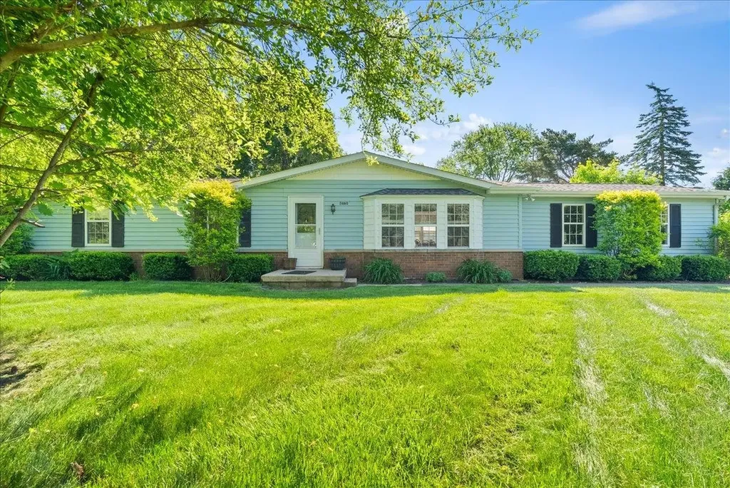 2460 Clairmont Drive Owosso Charter Township MI 48867