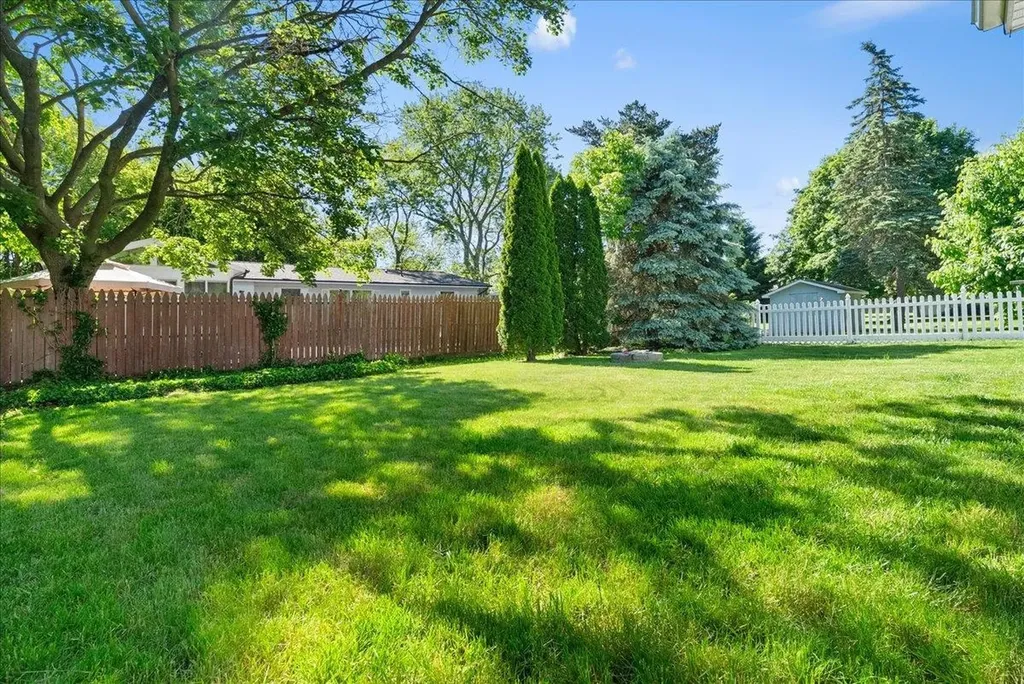 2460 Clairmont Drive Owosso Charter Township MI 48867