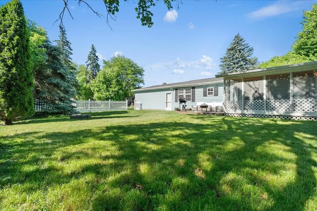 2460 Clairmont Drive Owosso Charter Township MI 48867