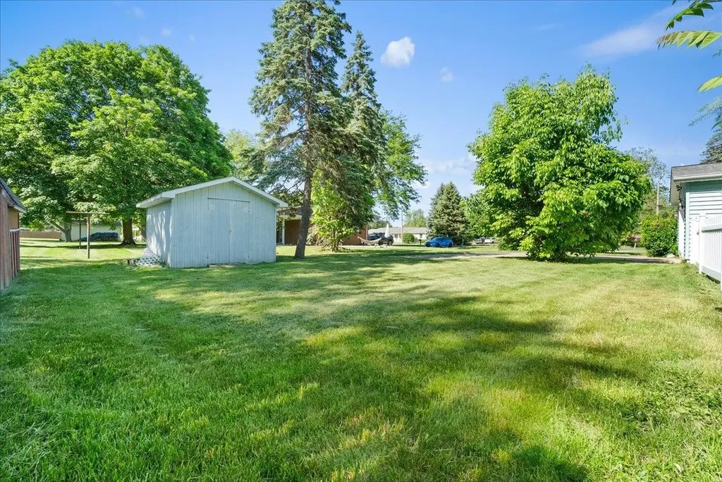 2460 Clairmont Drive Owosso Charter Township MI 48867