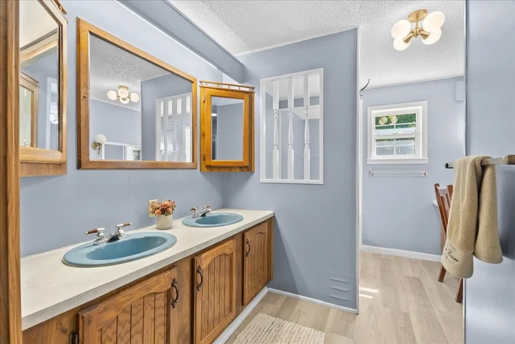 2460 Clairmont Drive Owosso Charter Township MI 48867