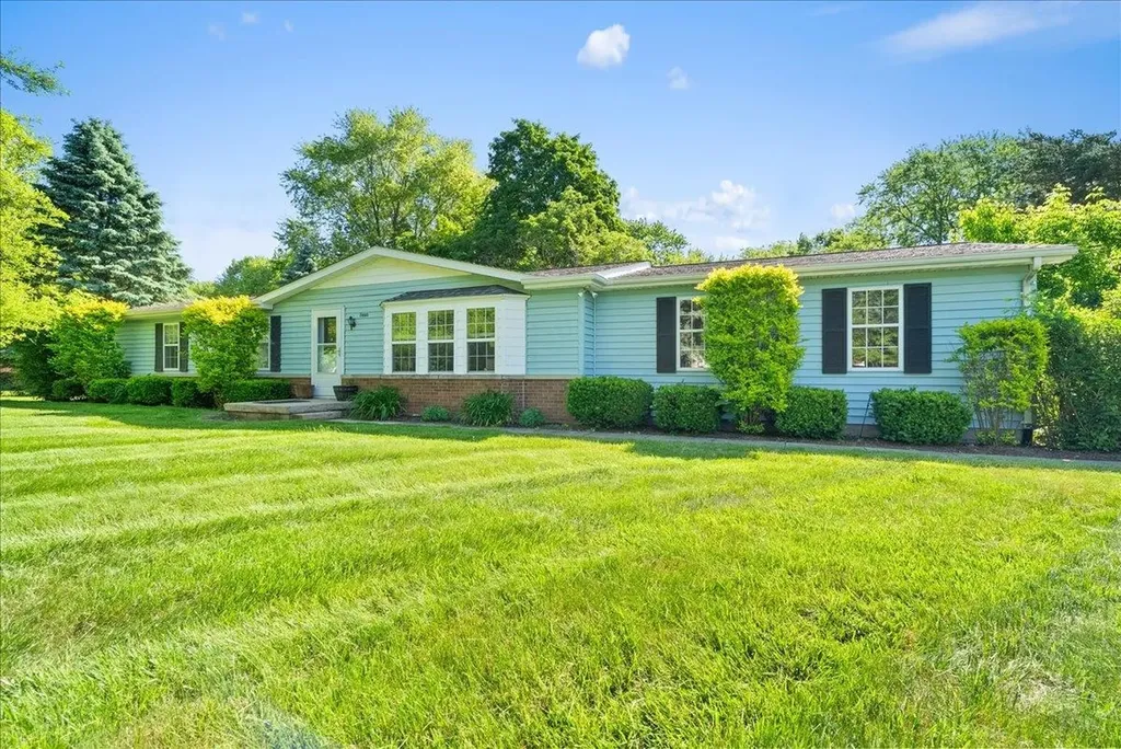 2460 Clairmont Drive Owosso Charter Township MI 48867