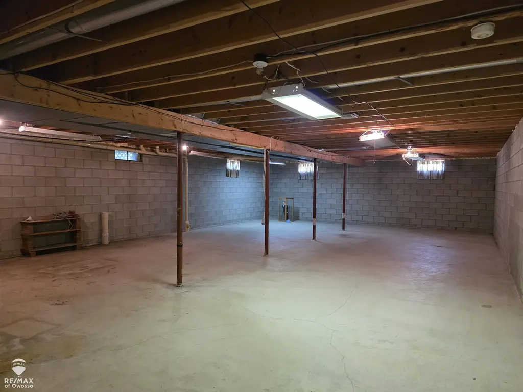 142 Stanley Drive Caledonia Charter Township MI 48817