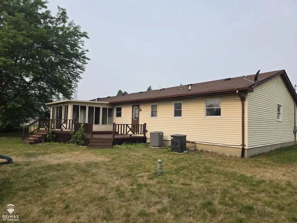 142 Stanley Drive Caledonia Charter Township MI 48817