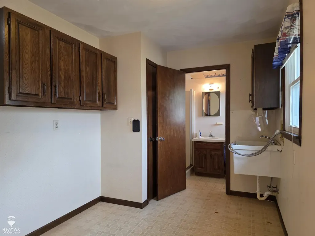 142 Stanley Drive Caledonia Charter Township MI 48817