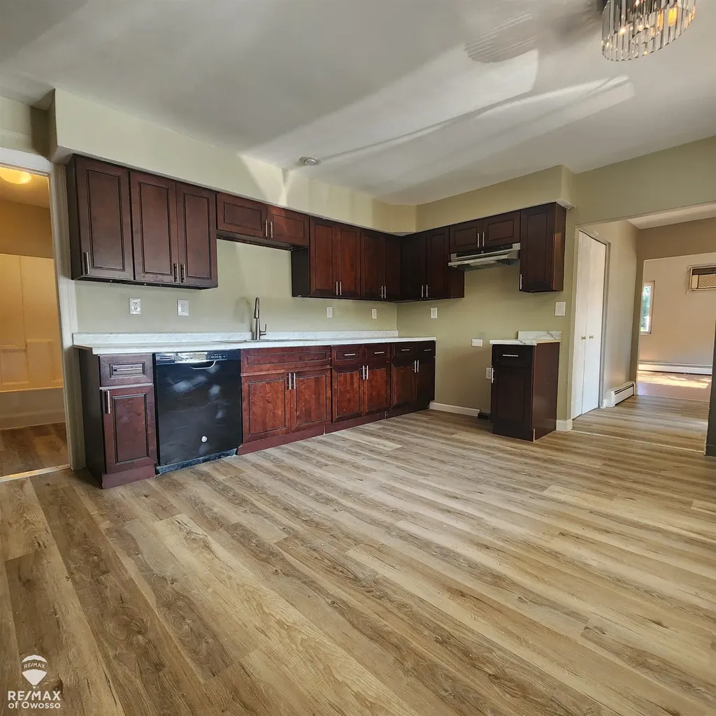 129 W Walnut Street St. Charles Village MI 48655