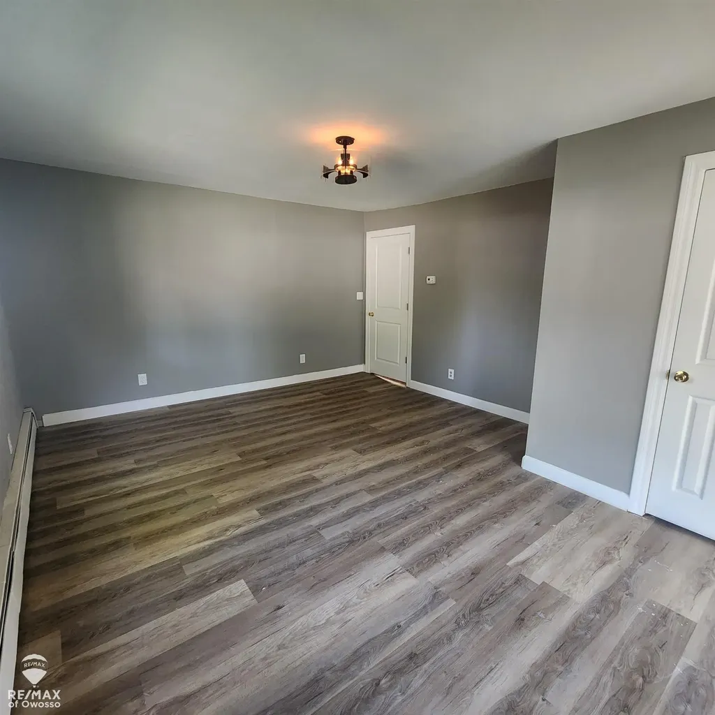 129 W Walnut Street St. Charles Village MI 48655