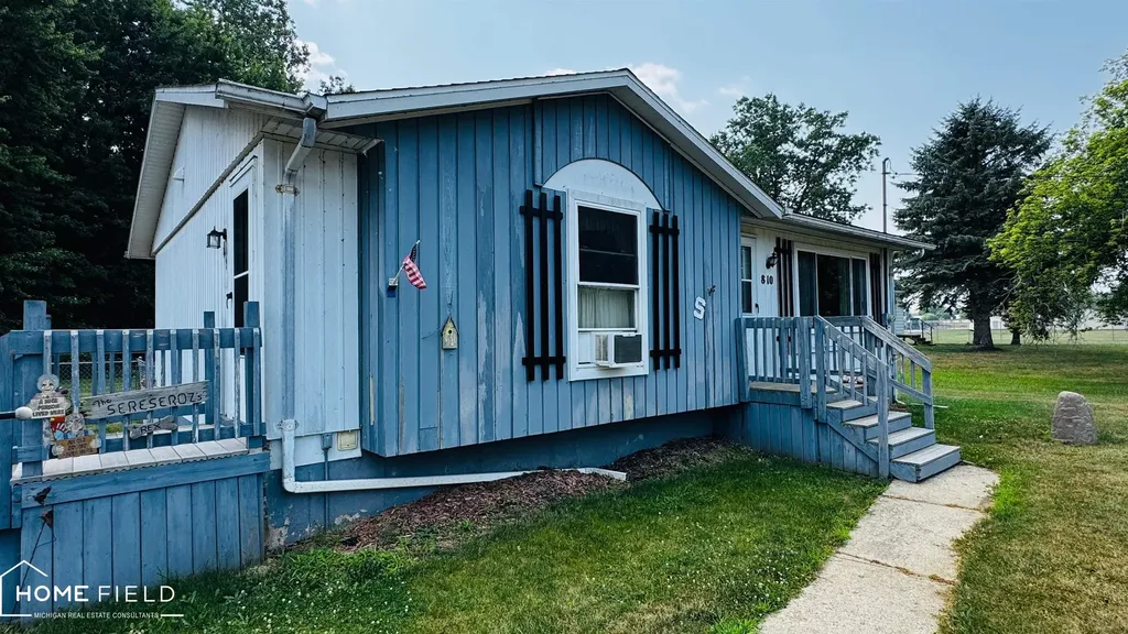 810 E King Street Corunna City MI 48817
