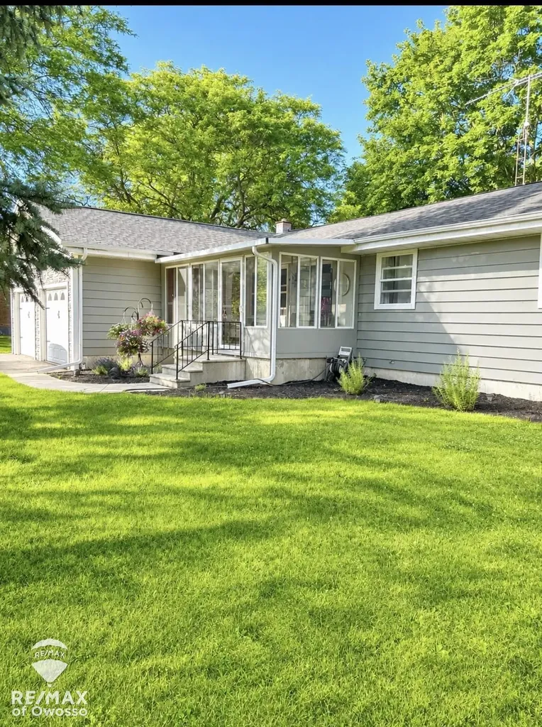 500 N Hintz Street Owosso Charter Township MI 48867