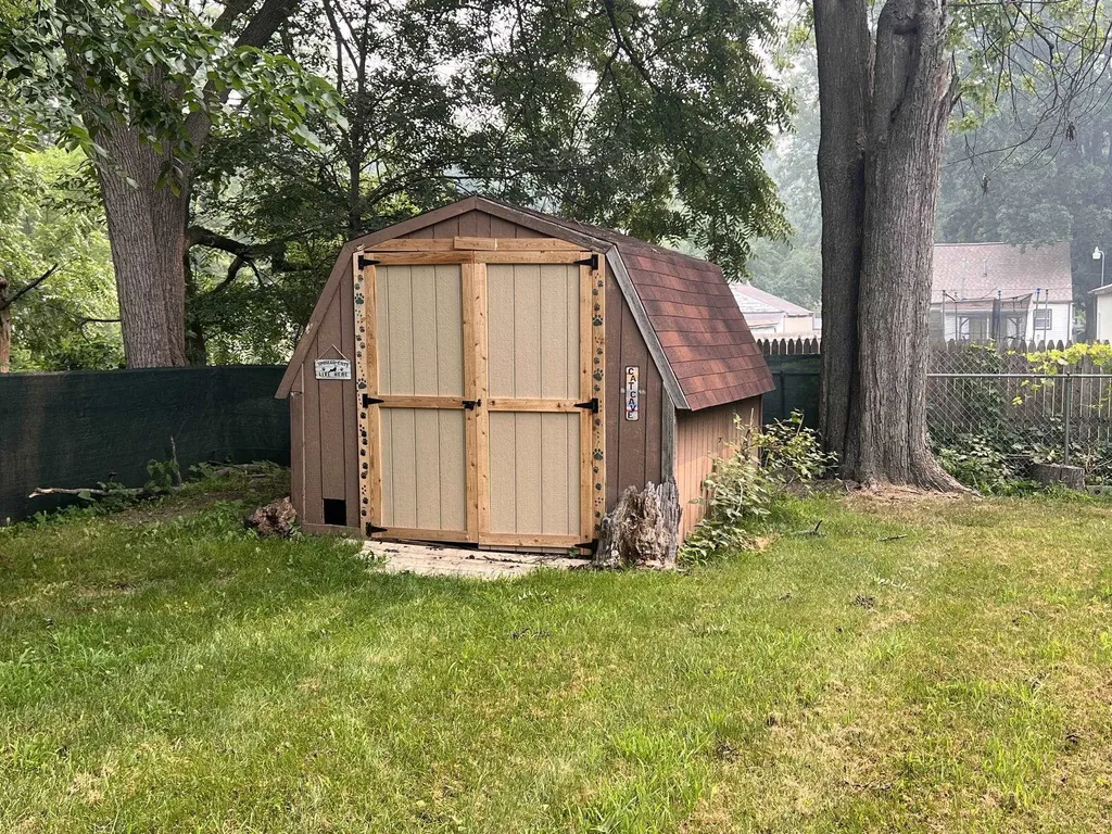 6319 S Washington Avenue Lansing City MI 48911