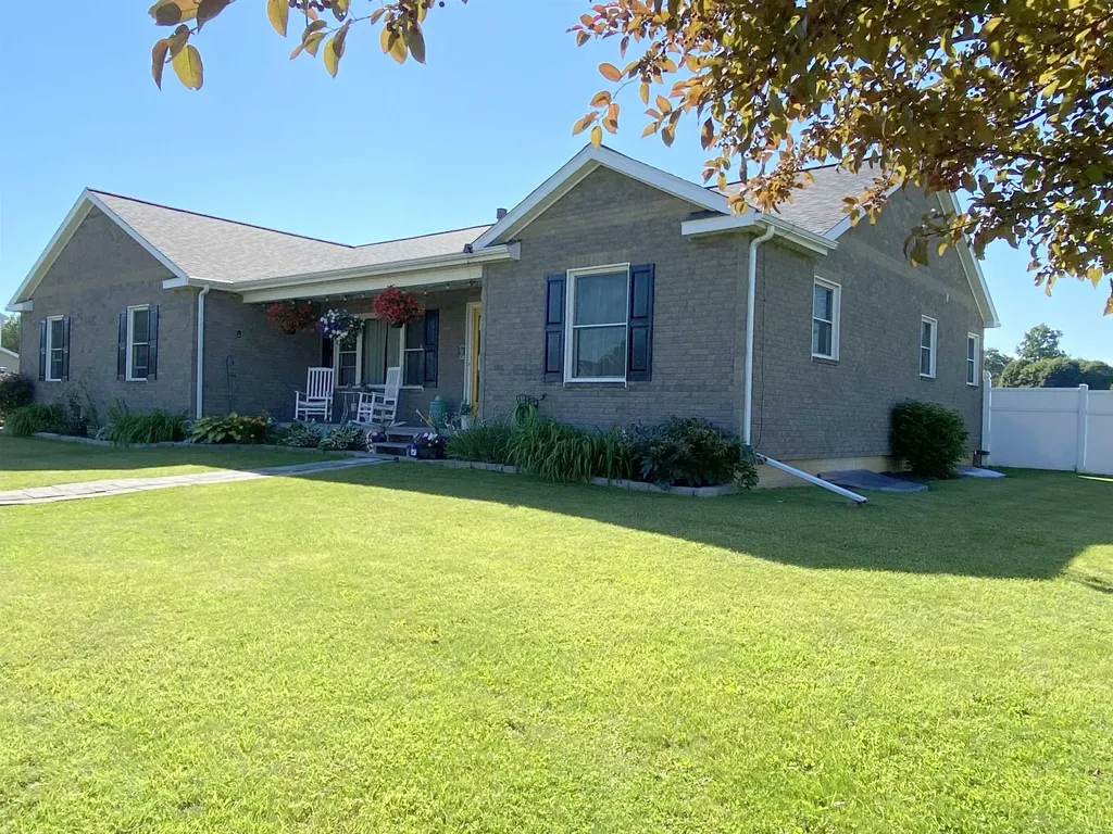 606 Doyle Road Laingsburg City MI 48848