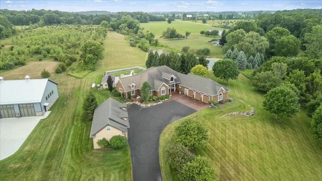 1851 N Chipman Road Owosso Charter Township MI 48867