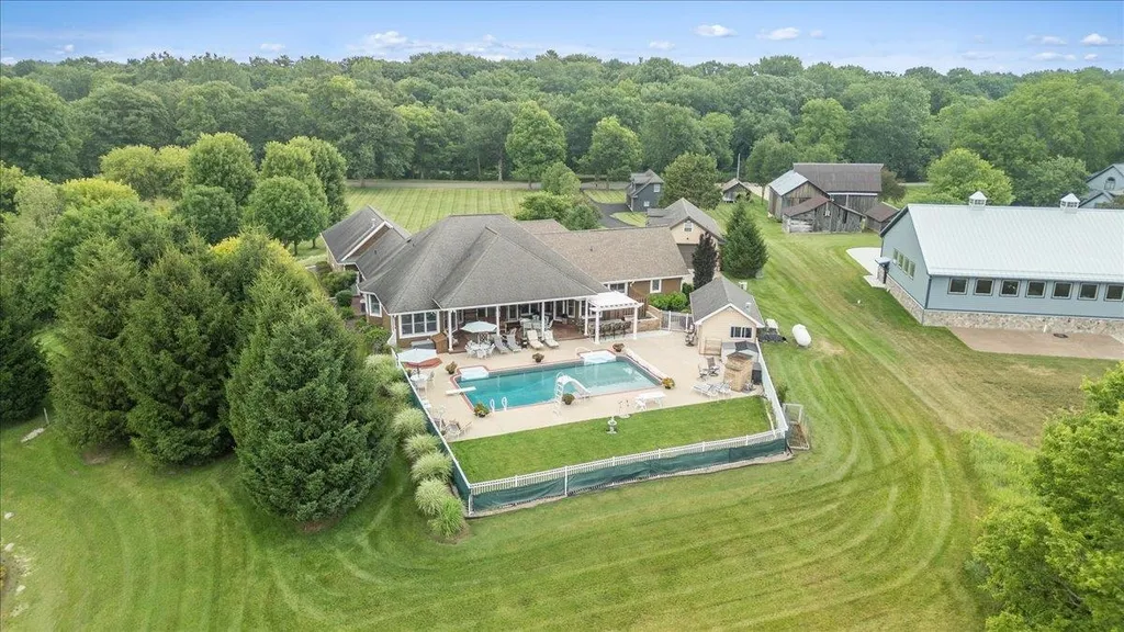1851 N Chipman Road Owosso Charter Township MI 48867