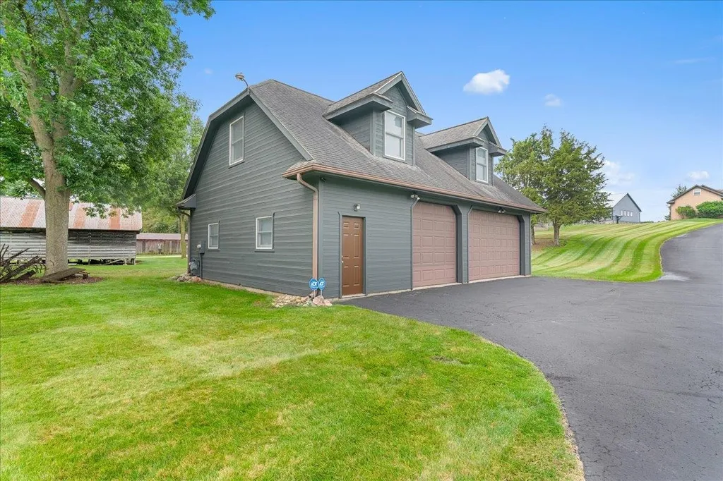 1851 N Chipman Road Owosso Charter Township MI 48867