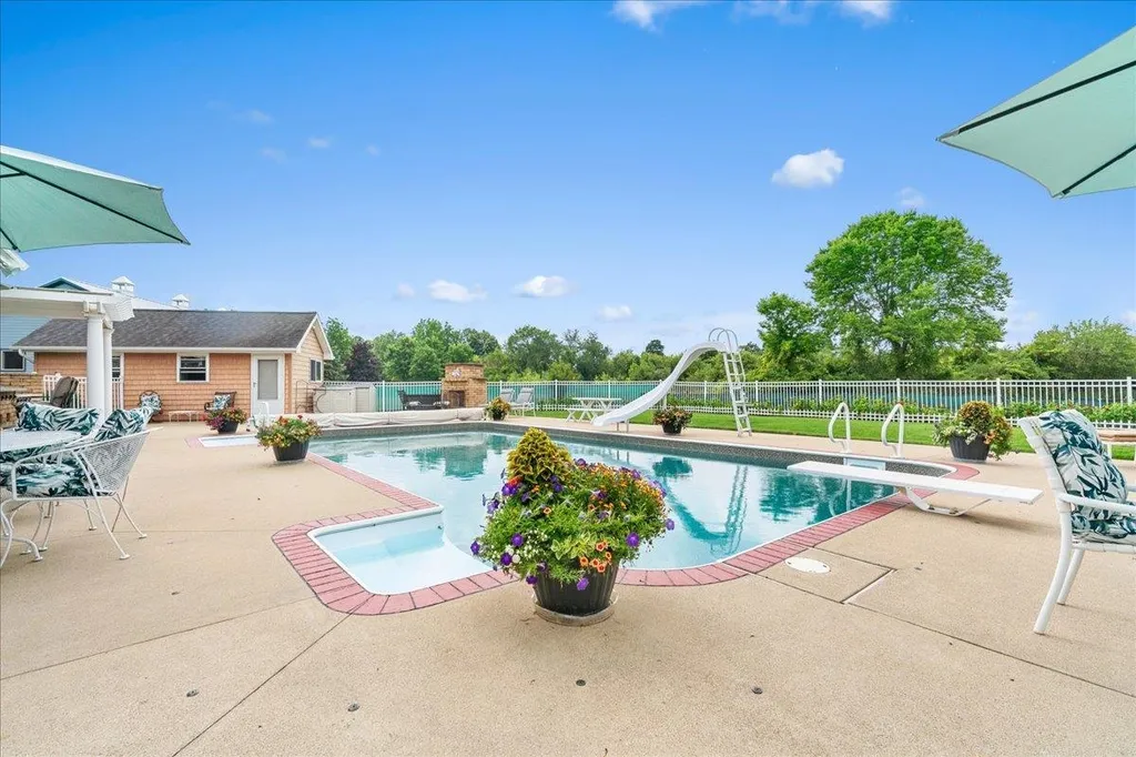 1851 N Chipman Road Owosso Charter Township MI 48867