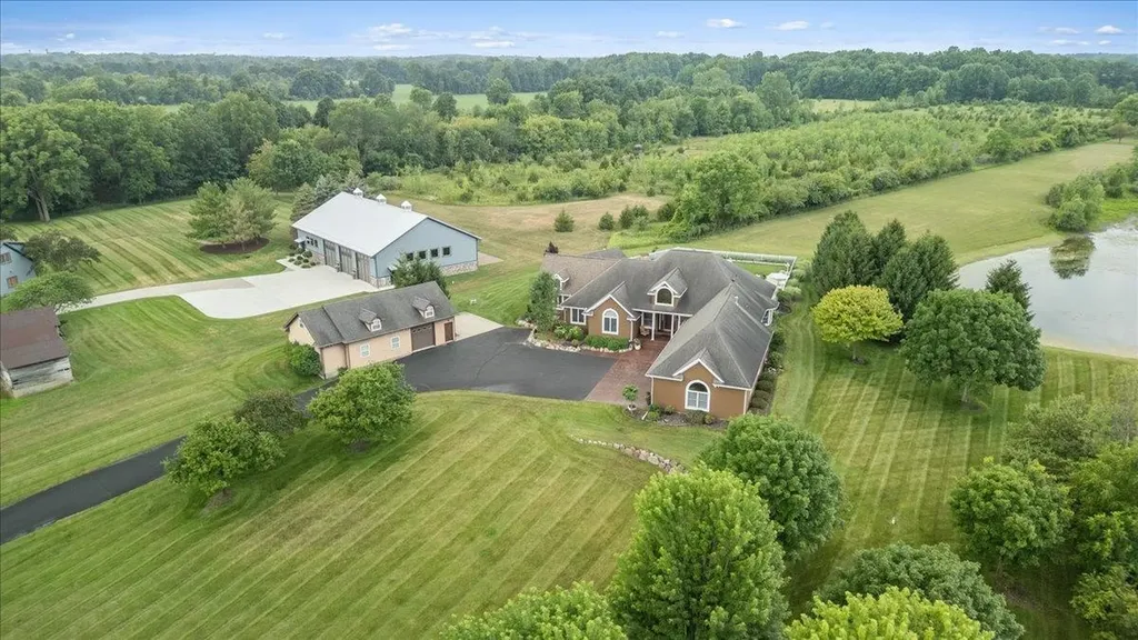 1851 N Chipman Road Owosso Charter Township MI 48867