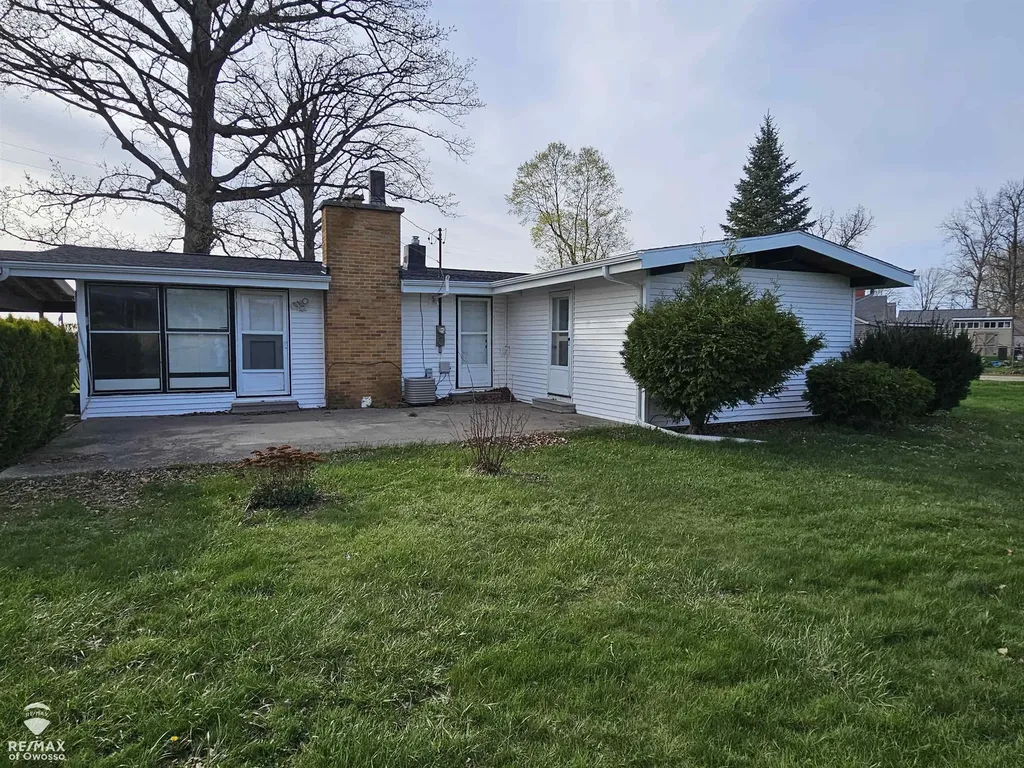 5130 N M-52 Highway Owosso Charter Township MI 48867