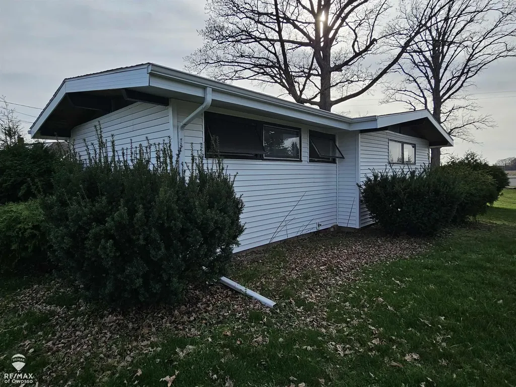 5130 N M-52 Highway Owosso Charter Township MI 48867