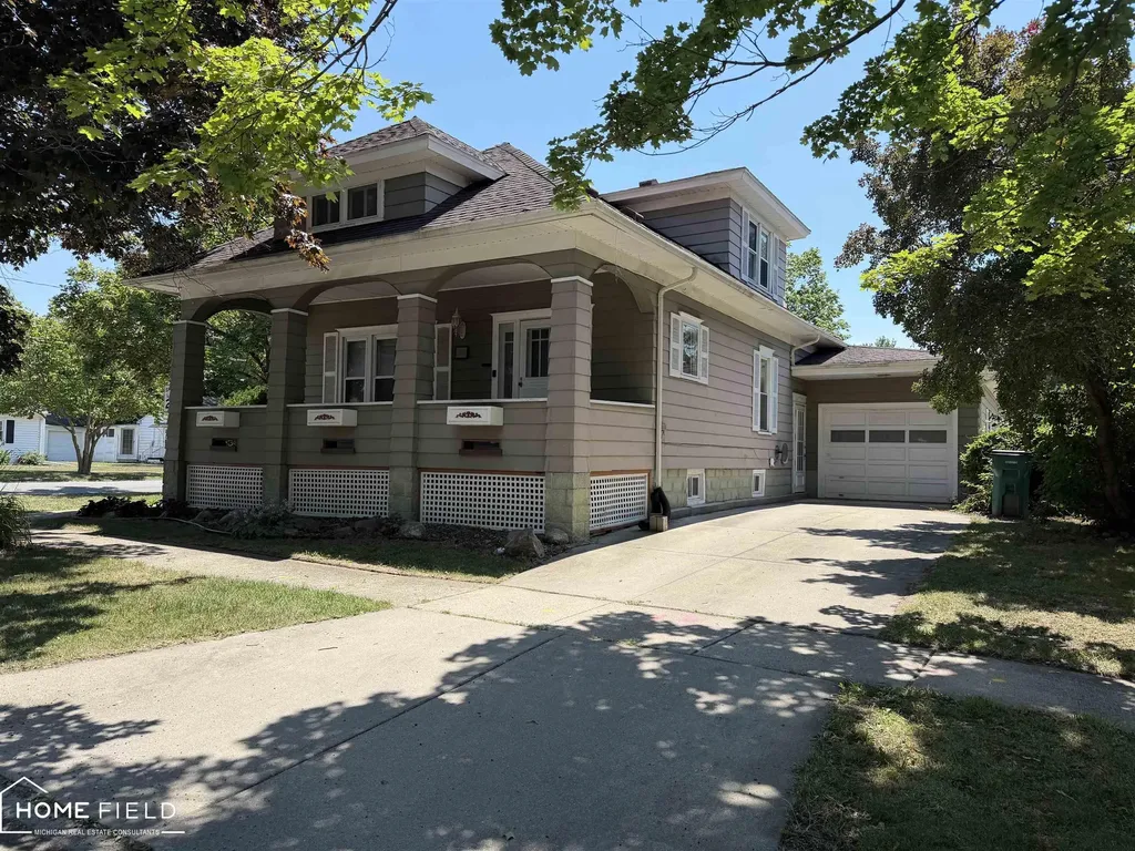 803 Ament Street Owosso City MI 48867