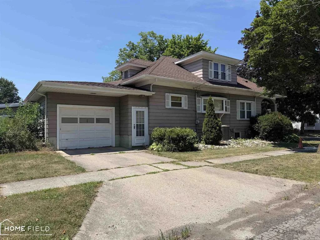 803 Ament Street Owosso City MI 48867