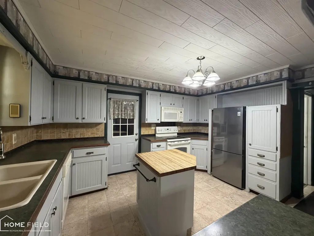 803 Ament Street Owosso City MI 48867