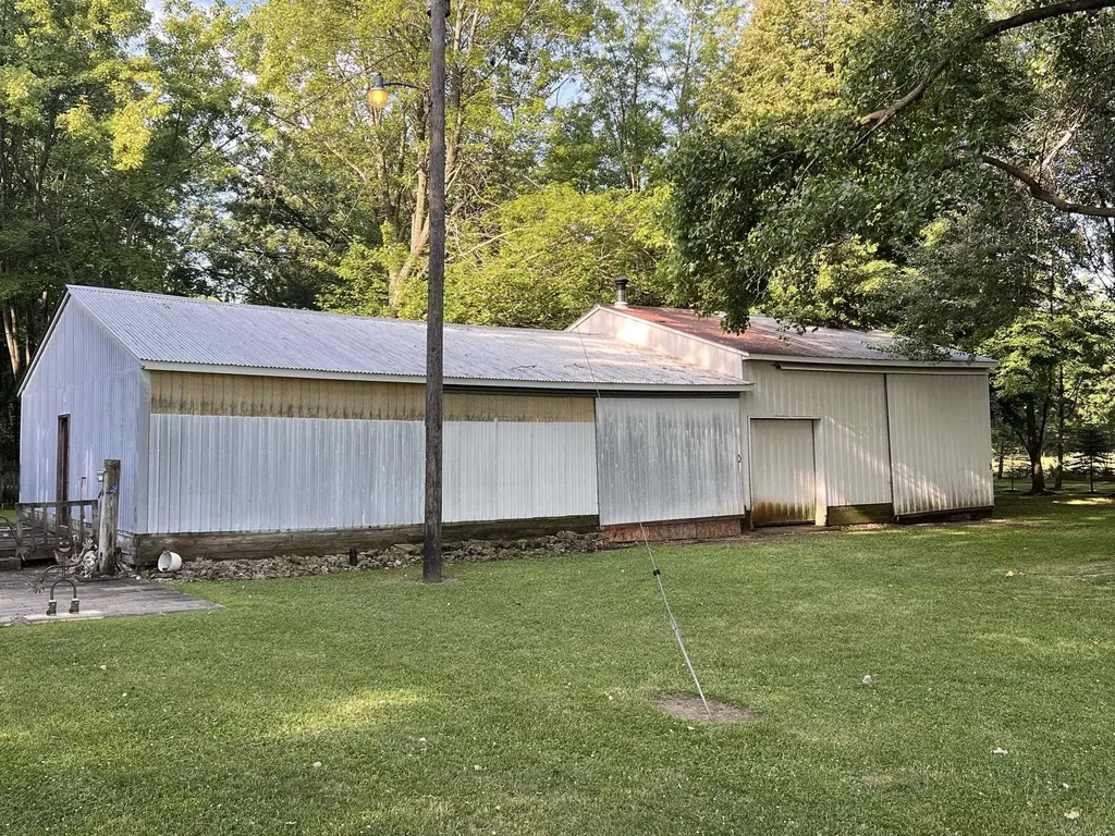904 W Lovejoy Road Perry Township MI 48872